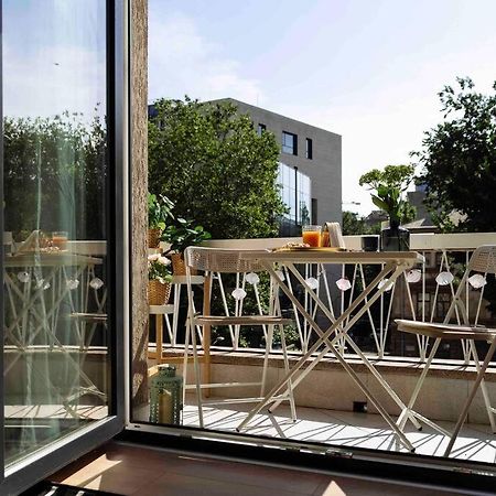 Bright 2Br Apartment - Top Location - City Balcony Bukares Bagian luar foto