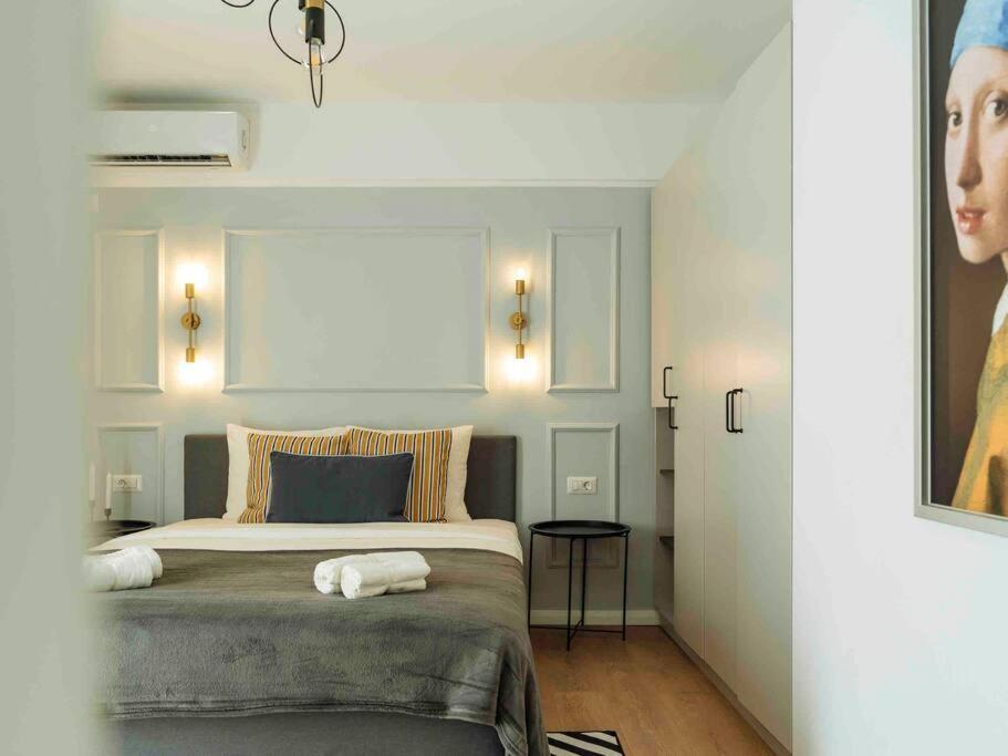 Bright 2Br Apartment - Top Location - City Balcony Bukares Bagian luar foto